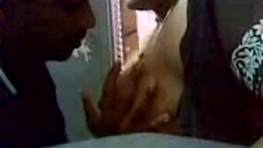 Chennai Villeg Sex Com - Vid-20100716-pv0002-chennai saidhapettai (it) tamil 38 yrs old married  housewife aunty vanaja boobs fondled and sucked by 25 yrs old unmarried  electrician sankar (neighbour) sex porn video | Tamil Sex Tube